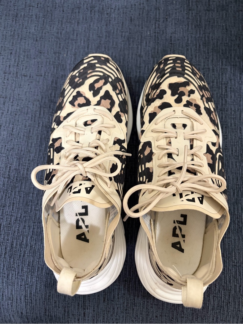 APL Women’s Sneaker Size 9 - Picture 4 of 5